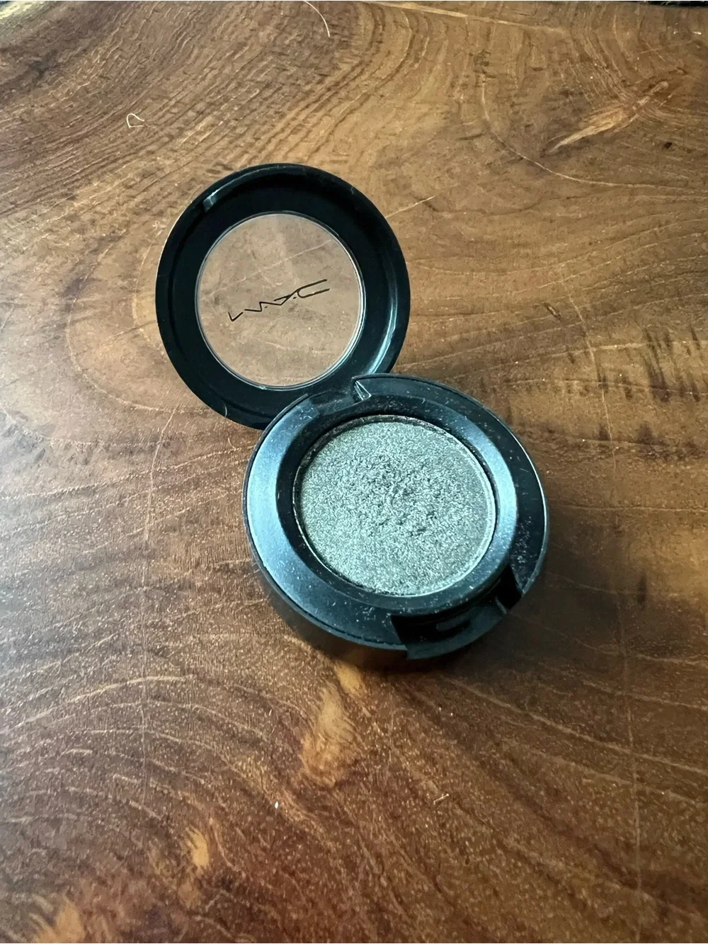 MAC Cosmetics Eyeshadow - Green Smoke - Picture 2 of 5